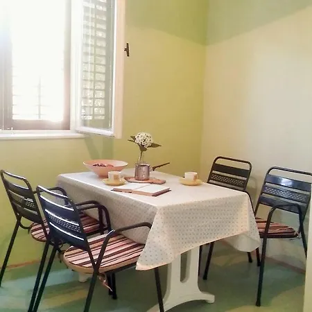 Apartman Conar Veliki Drvenik