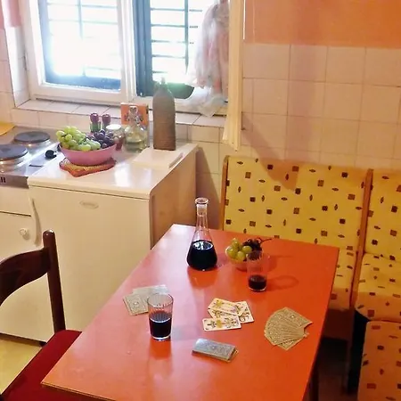 Conar Daire Veliki Drvenik