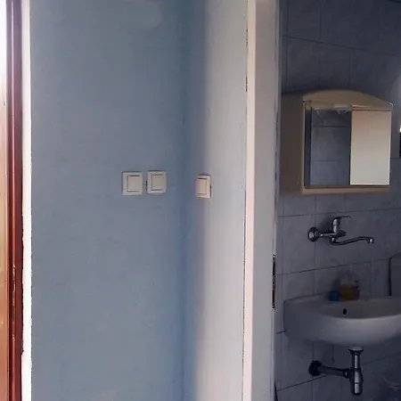 Conar Apartman Veliki Drvenik