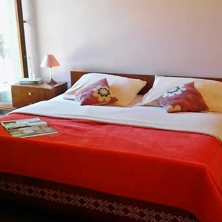 Conar Apartment *